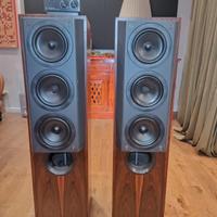 KEF 105.3