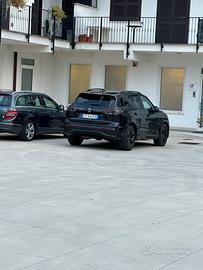 Volkswagen Tiguan R-line 2.0 TDI-total Black