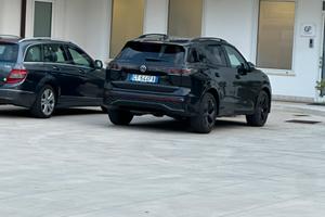 Volkswagen Tiguan R-line 2.0 TDI-total Black