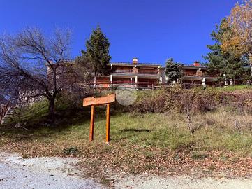 2 LOCALI A ROCCA DI CAMBIO