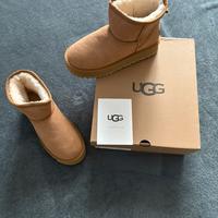 Stivaletti/scarpe UGG numero 38, nuove