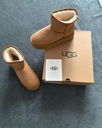 Stivaletti/scarpe UGG numero 38, nuove