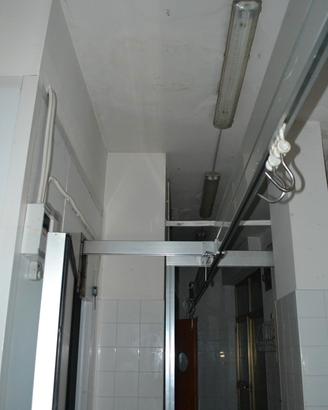 Binario aereo per macelleria con bilancia elettron