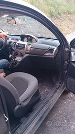 autovettura lancia ypsilon 1200