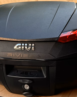 Bauletto Givi Riviera E46Litri + Schienalino E207.