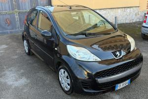 Peugeot 107 1.0 benzina neopatenati