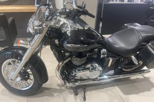 Moto triumph america 850