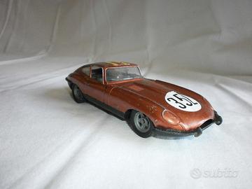 Polistil 1/25 : JAGUAR XK-E - 4.2 litre