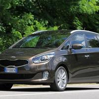 Kia Carens in ricambi