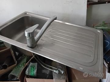 lavandino in acciaio