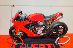 Ducati 999s 06 pista