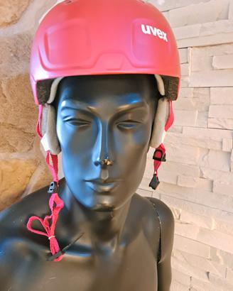 Casco e occhiali da sci per bambina