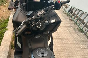 T-Max 560 Tech Max
