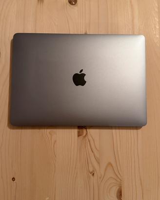 MacBook Pro 13” 2022