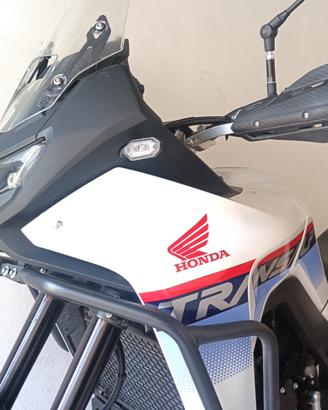 Honda Transalp 750 25