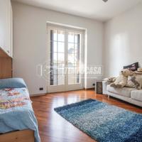 VILLA BIFAMILIARE MULTIPIANO - GORLA MINORE