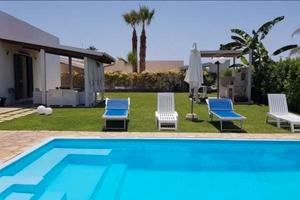 Direttamente sulla SPIAGGIA-c/Piscina privata