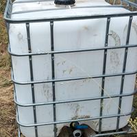 CISTERNA  1000 LITRI CON GABBIA SU PALLET