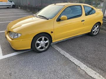 Renault megane coach 2000