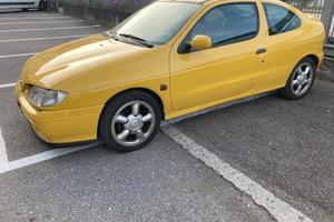 Renault megane coach 2000