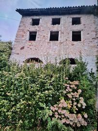 rustico da ristrutturare con  terreno