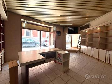 Autorimessa/Locale Pressi Via Amendola