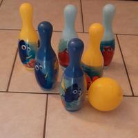 Gioco bowling con birilli di memo