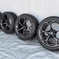 Cerchi in lega stelvio Quadrifoglio 20 pollici