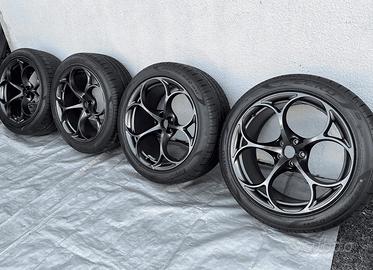 Cerchi in lega stelvio Quadrifoglio 20 pollici