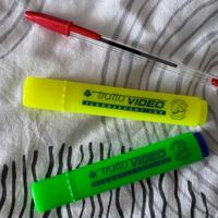 Cancelleria - 24 Evidenziatori + 20 BIC Crystal