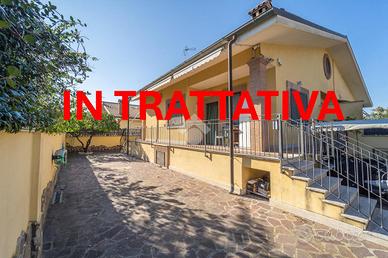 PORZIONE DI BIFAMILIARE A ROMA