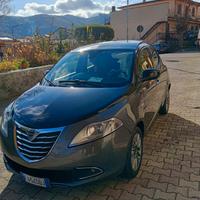 lancia y anno 2013  1.3mtj 95 cv
