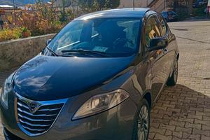 lancia y anno 2013  1.3mtj 95 cv