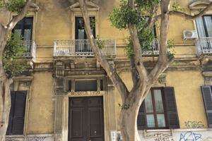 Libertà(adiac. Inps) bivani in stabile d'epoca