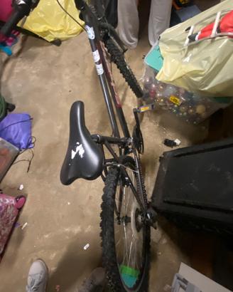 Mountain Bike Schiano 26 pollici nero/rossa