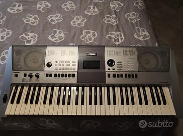 Tastiera Yamaha PSR E413