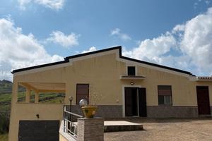 Villa con terreno