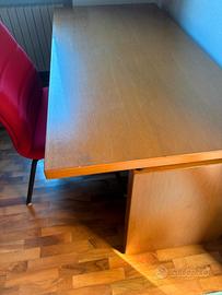 scrivania in legno