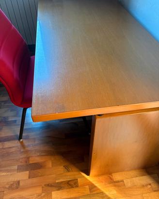scrivania in legno