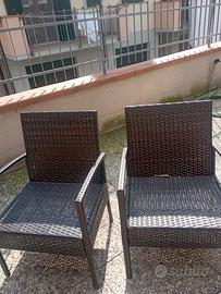 sedie in plastica nera 