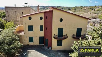 Villa di 4810 m² con più di 5 locali a Canicattì