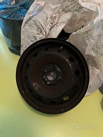 4 cerchi in ferro da 15” (4 fori)