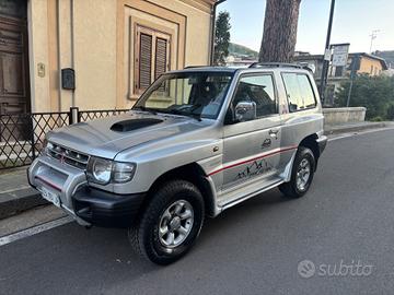 Mitsubishi Pajero 2.8 TDI MT GLS Focus Autocarro