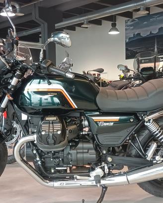 Moto Guzzi V7 €5 plus Special Nero Smeraldo
