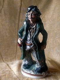 Scultura Capodimonte ben tenuta. Sotto la base uti