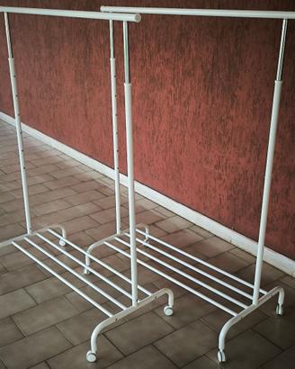 Due appendiabiti IKEA "RIGGA" di colore bianco.