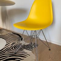 Vitra sedia Eames DSR base cromo scocca gialla