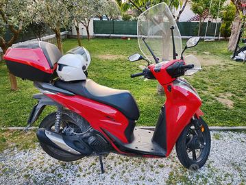 Honda SH 150i ABS - Rosso come nuovo 5500 km