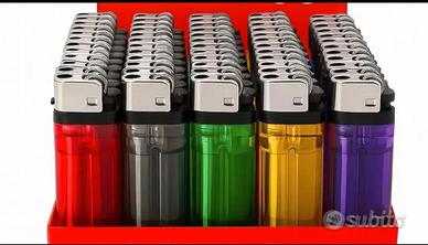 30 Accendini in plastica trasparenti. 