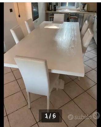 Tavolo in legno bianco
